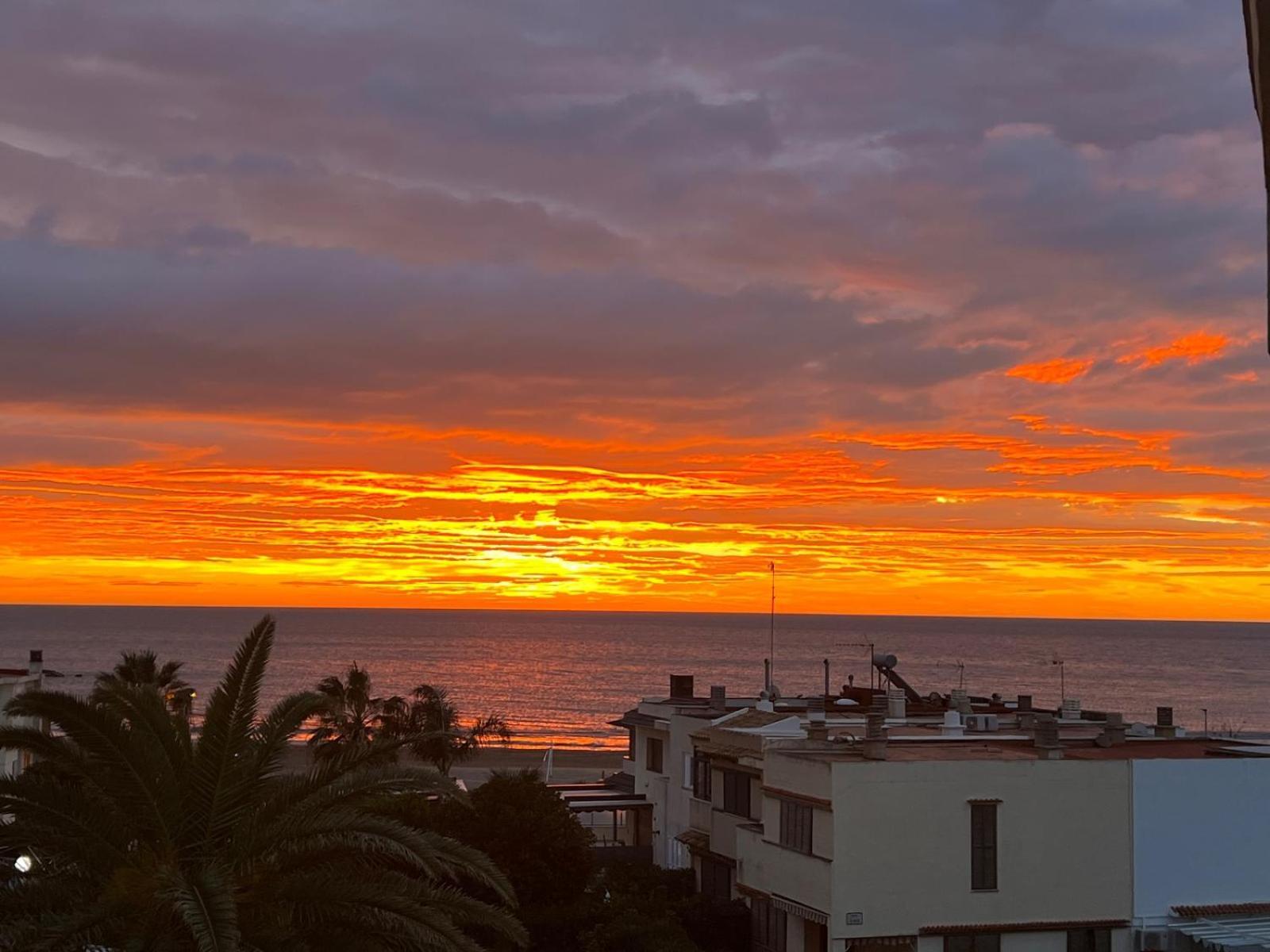 דירות ולנסיה Apartamento Mediterraneo Tranquilo Y Familiar מראה חיצוני תמונה