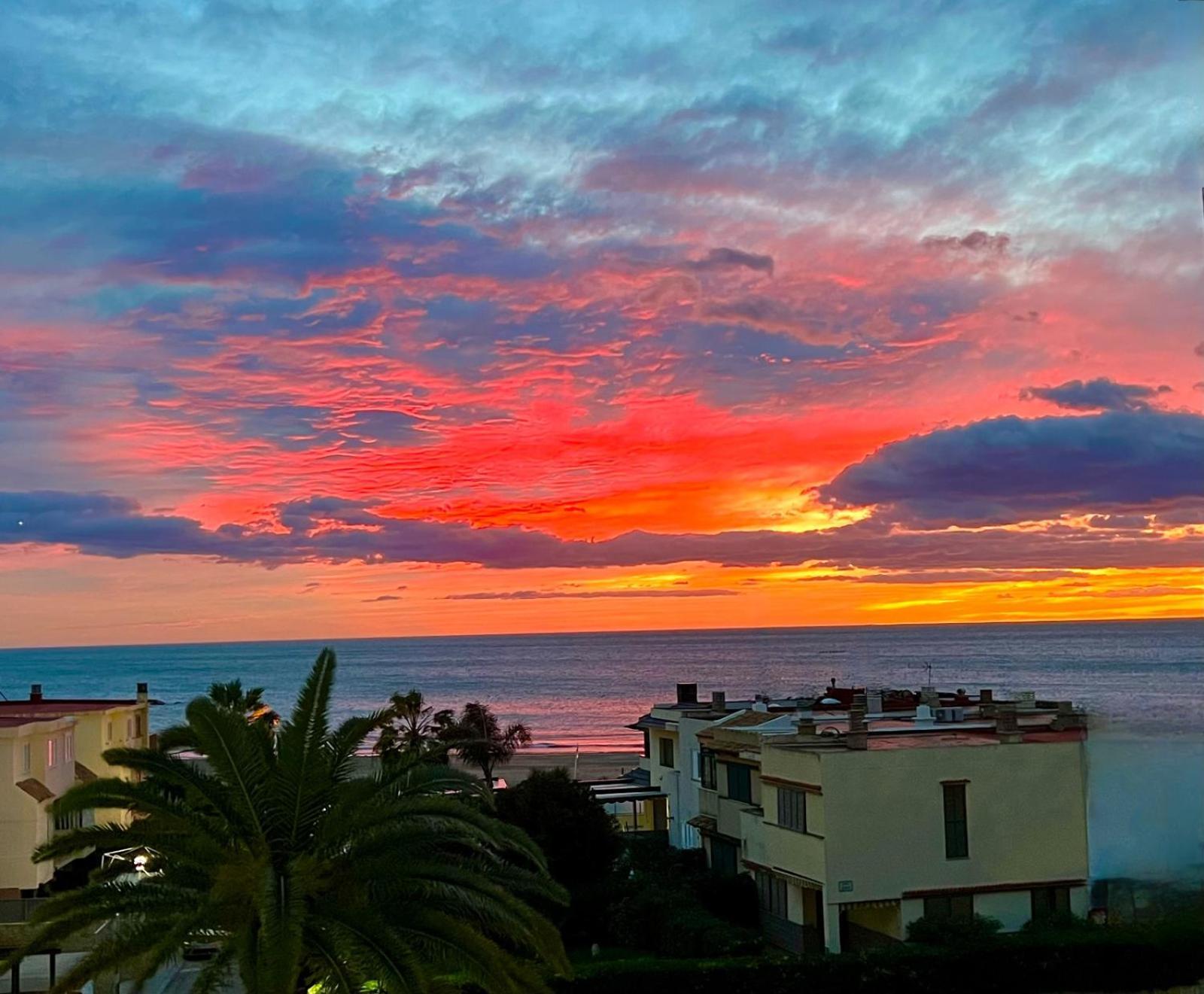 דירות ולנסיה Apartamento Mediterraneo Tranquilo Y Familiar מראה חיצוני תמונה